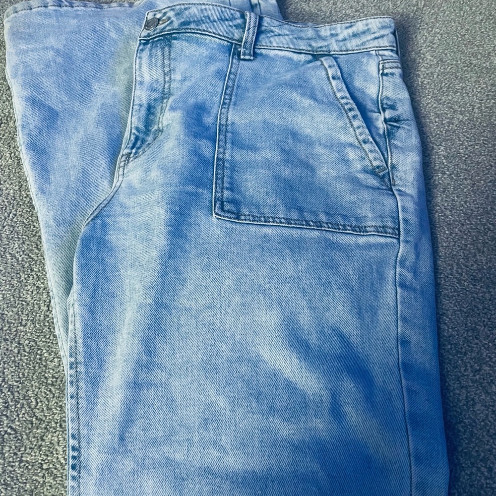 Men's Light Blue Jeans